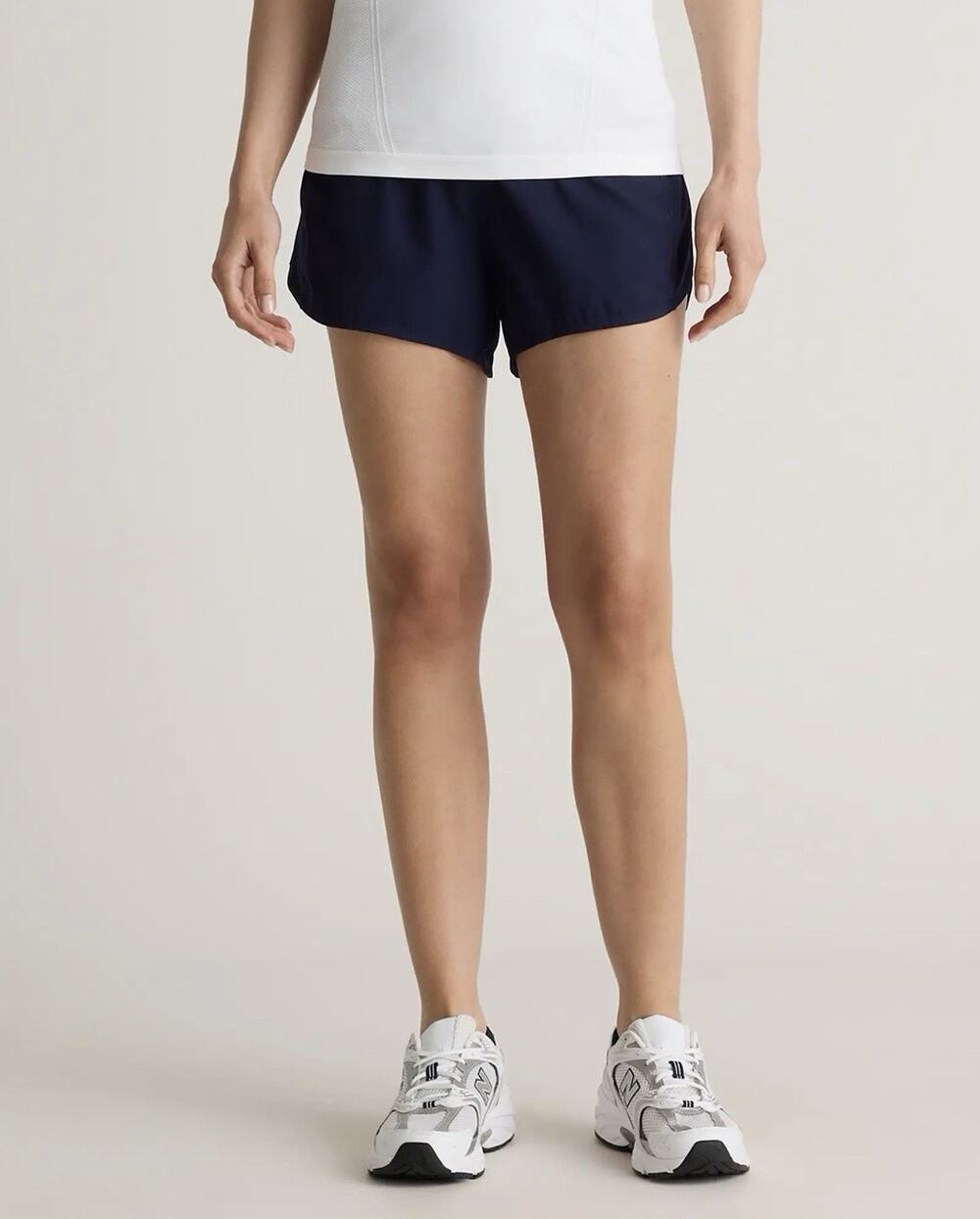 NWT Quince Weightless High Rise Running Shorts Black Medium Lined Gym Athleisure